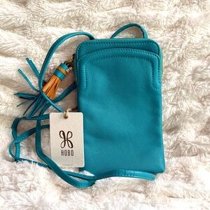 NWT Hobo Bags Nila Phone Crossbody In Aqua Pebbled Leather